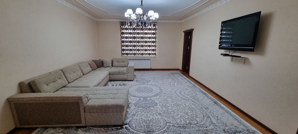 Элитная 3-комнатная квартира (112 м²) с ремонтом и мебелью