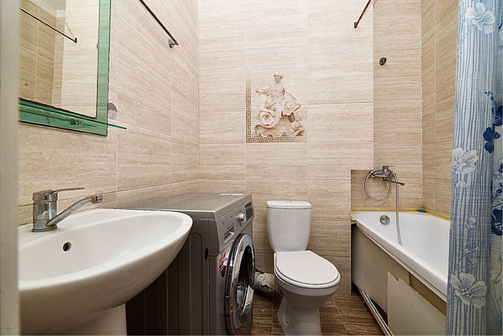 Продается 3 - х Комнатная Квартира