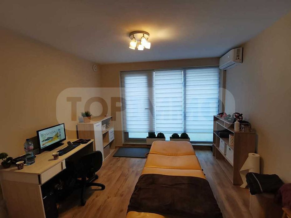 Партерно бизнес помещение в района на ЖП Гара