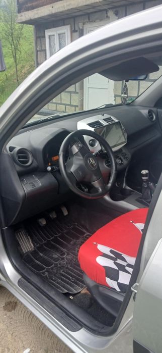 Vând Toyota RAV4