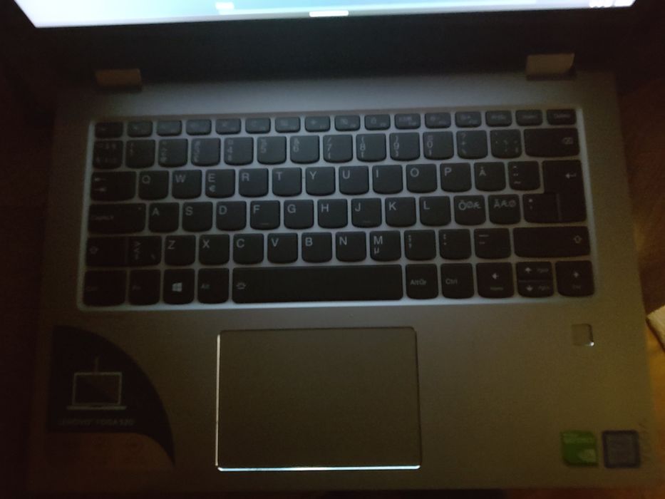 Lenovo Yoga 520 i7-8550U 8GB RAM SSD 477GB NVIDIA 940MX TOUCHSCREEN