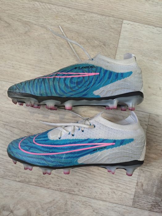 Футбольные бутсы Nike phantom gx