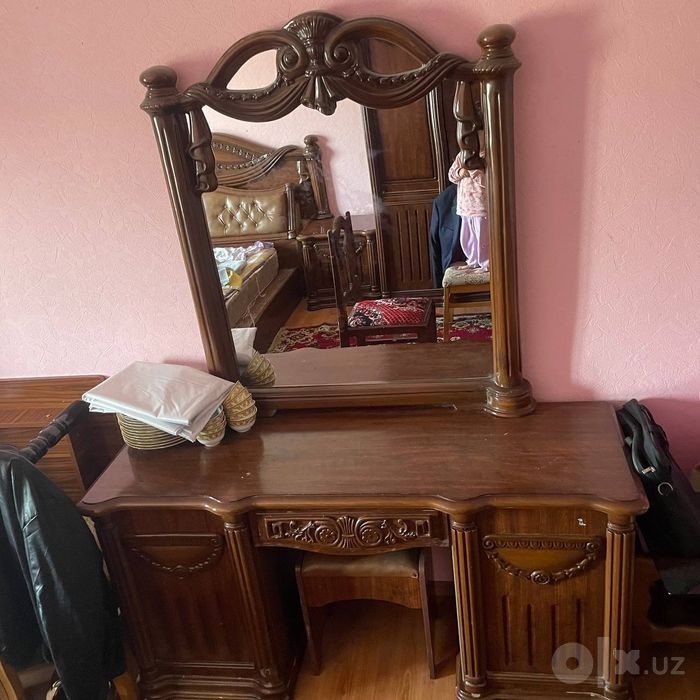 Продаю мебель кровать шкаф тумба трюма
