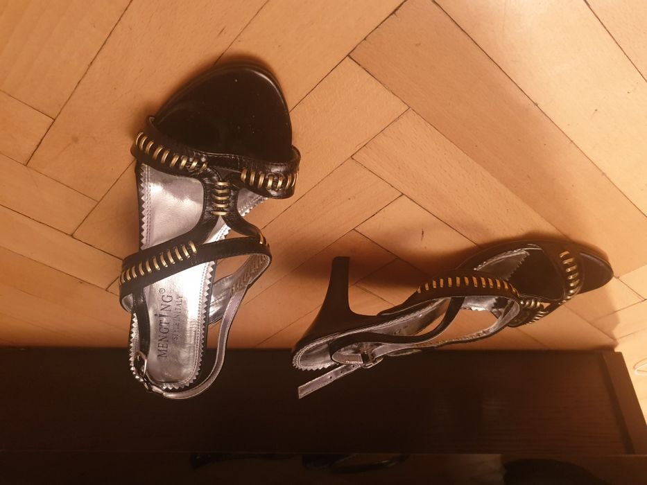 Лачени сандали на ток, черни, италиански