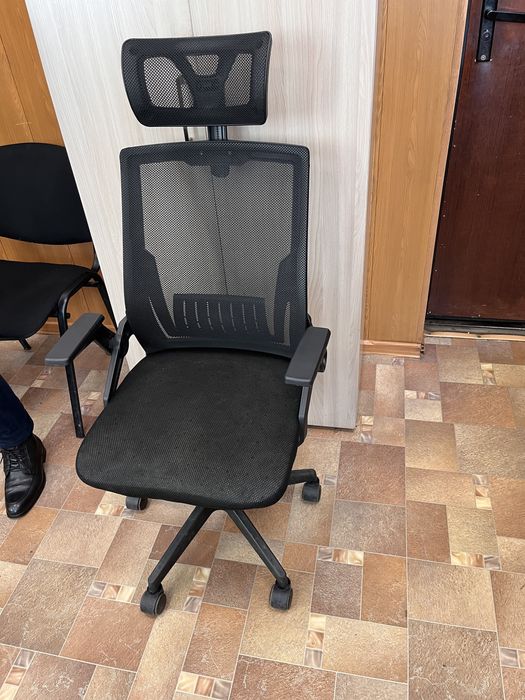 Продам офисное компьютерное кресло!