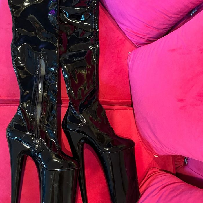 Сапоги супер лакированный