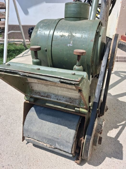 Mașina de rașchetat parchet cu doua trepte de viteza