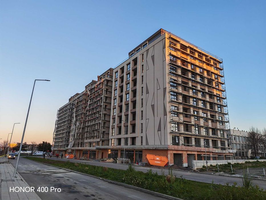 Двустаен апартамент 74кв в Азимут 1