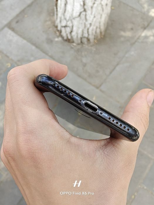Продам iPhone SE3