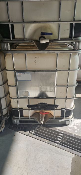 Suv bo'chkalari sotiladi