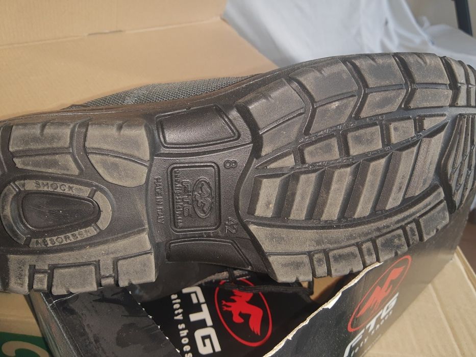 Работни Обувки нови