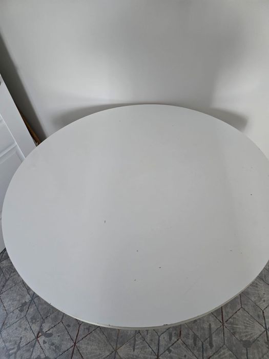 Продается круглый стол