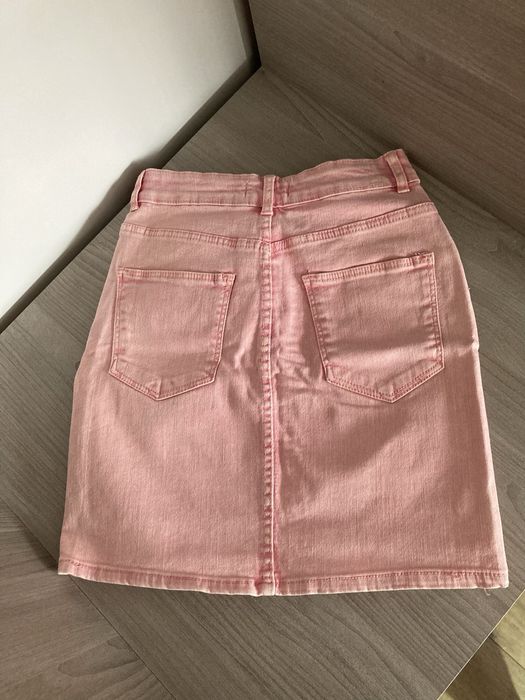 Дънкова пола в розов цвят