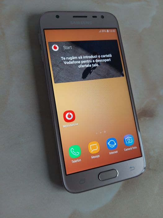 Vând Samsung Galaxy J3 2017 Gold /codat VodafoneRO /perfect funcțional