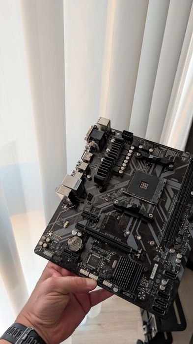 Placa de baza Gigabyte B450M S2H, Socket AM4