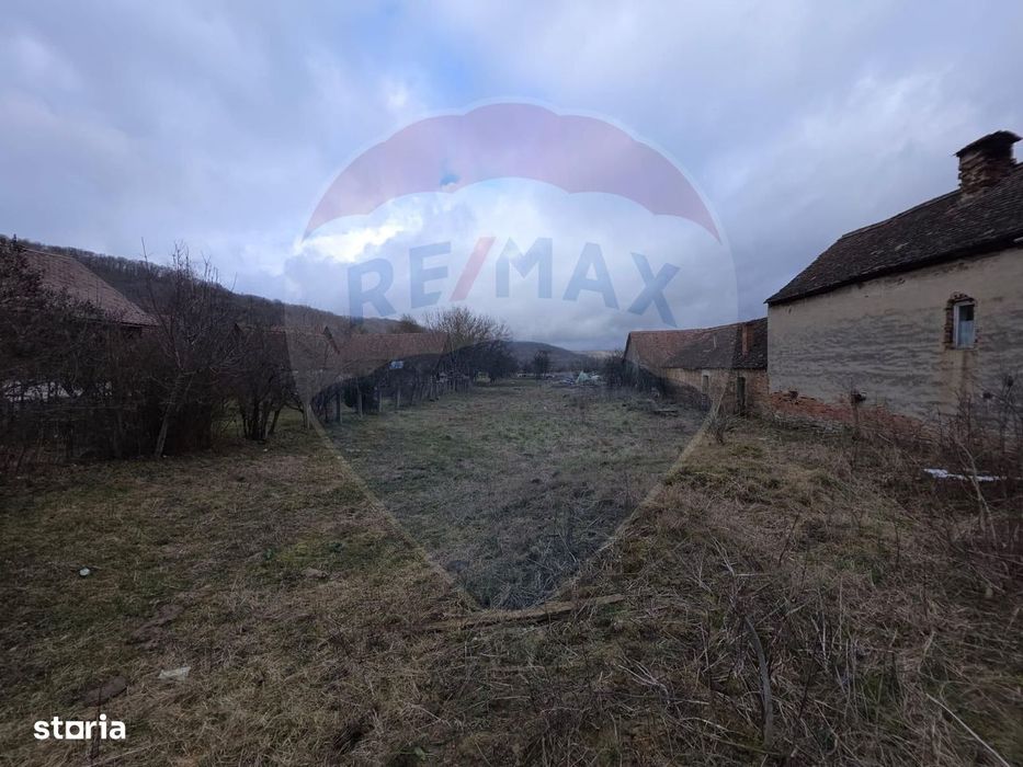 DE VANZARE Teren intr-un colț de Transilvanie autentică