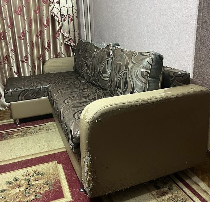 Продам 2 дивана (большой и мини)