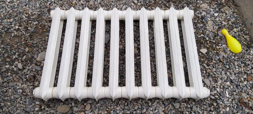 чугунный батарей