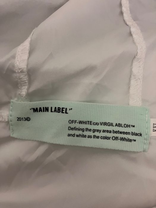 Off white L мъжка ветровка