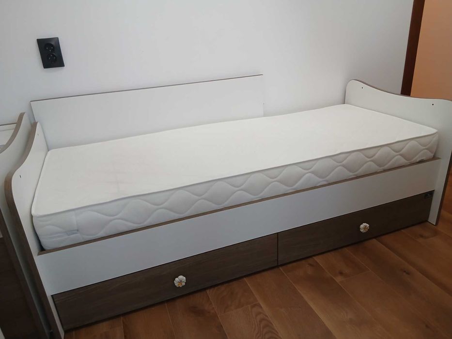 Запазено Детско Легло с матрак запазен