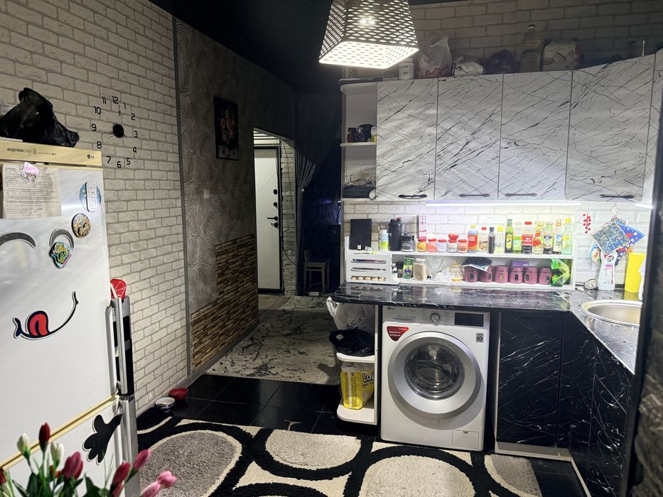 Продается квартира 2/5/5 Сергели 3 возле ярмарки