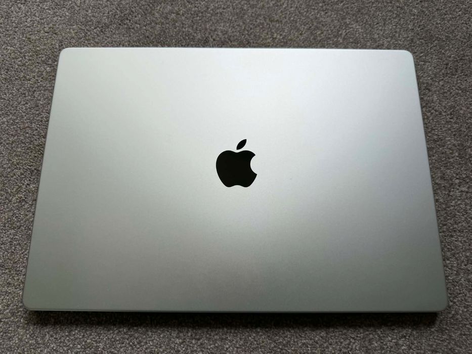 Macbook Pro 16 M1 max 64GB ram 1TB SSD