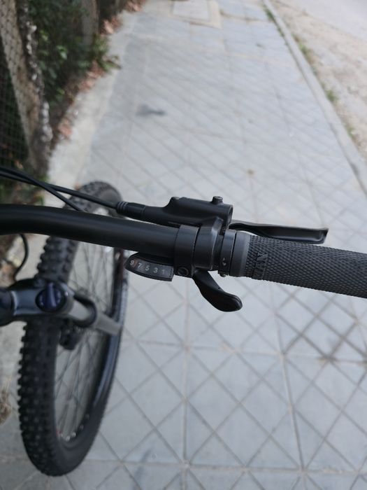 Marin Trail 29 цола М/L размер 1х9 скорости Shimano заключваща се вилка Sr Suntour Хидравлични дискови спирачки