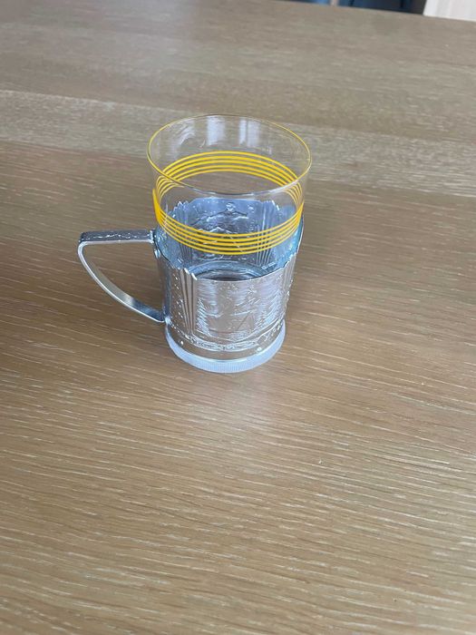 Стъклени чаши за студени и горещи напитки с метални поставки - 6 бр.