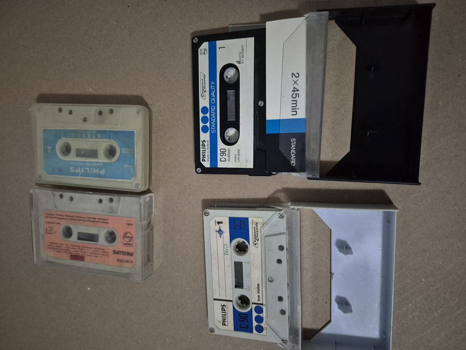 Vand Lot 4 casete audio originale Philips C-90,C-60,C-45 minute  muzica  mixta