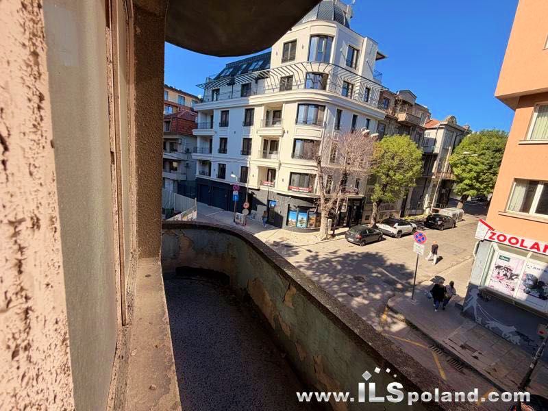 Продава се Тристаен апартамент в Варна, Център - 99 кв.м за 3829 €/кв.м - Снимка #18