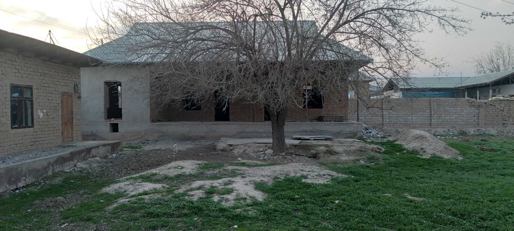 Уй сотилади олтинсой туманида