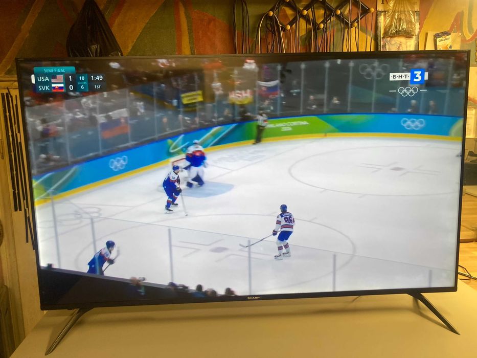 Продавам телевизор SHARP LC-70UI9362E