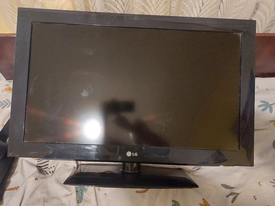 Продавам телевизор LG