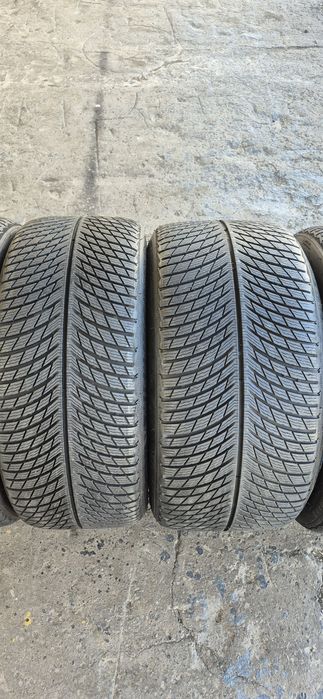 4 anvelope iarna noi Michelin,fata 265/35/21,spate 305/30/21,dot 2022.Pretul este pe bucata.