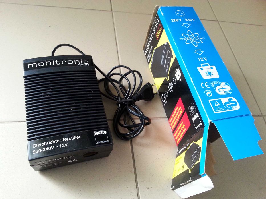Waeco transformator 12/220V convertor adaptor 60W Mobitronic