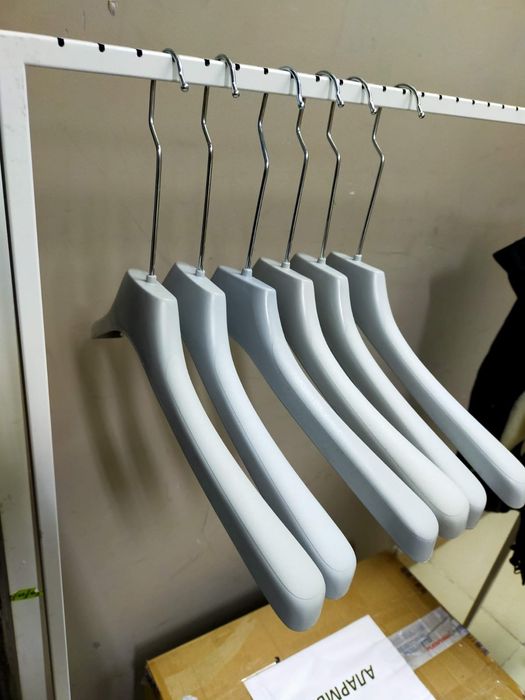 Продам вешалки плечики