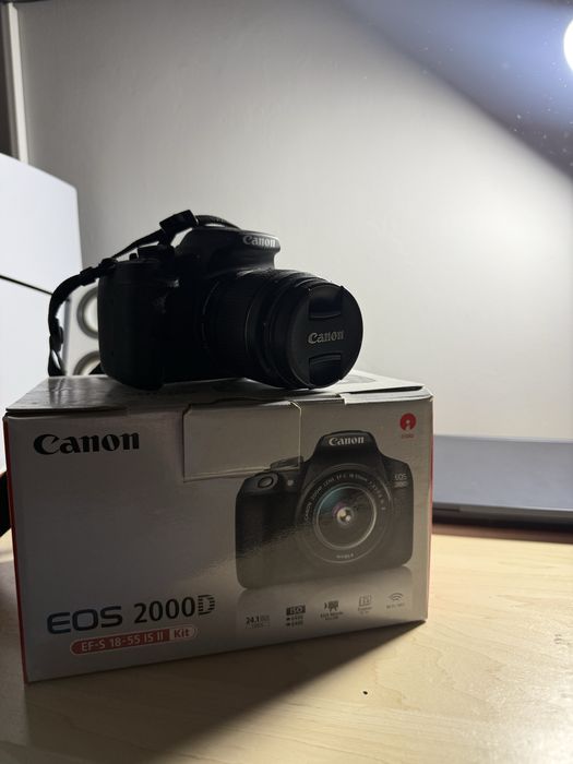 Cameră foto canon eos 2000D