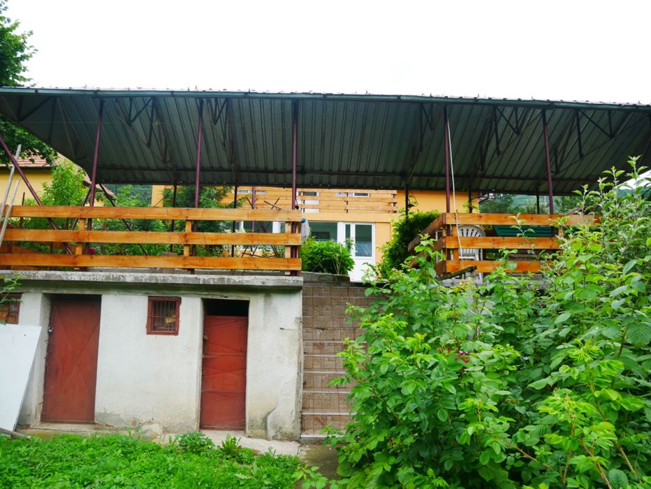 Casă cu teren de vânzare – sat Slobozia, comuna Stoenești, jud. Argeș – 30.000 €