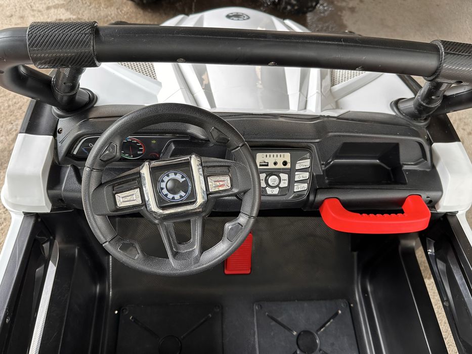 Продам детскую машинку