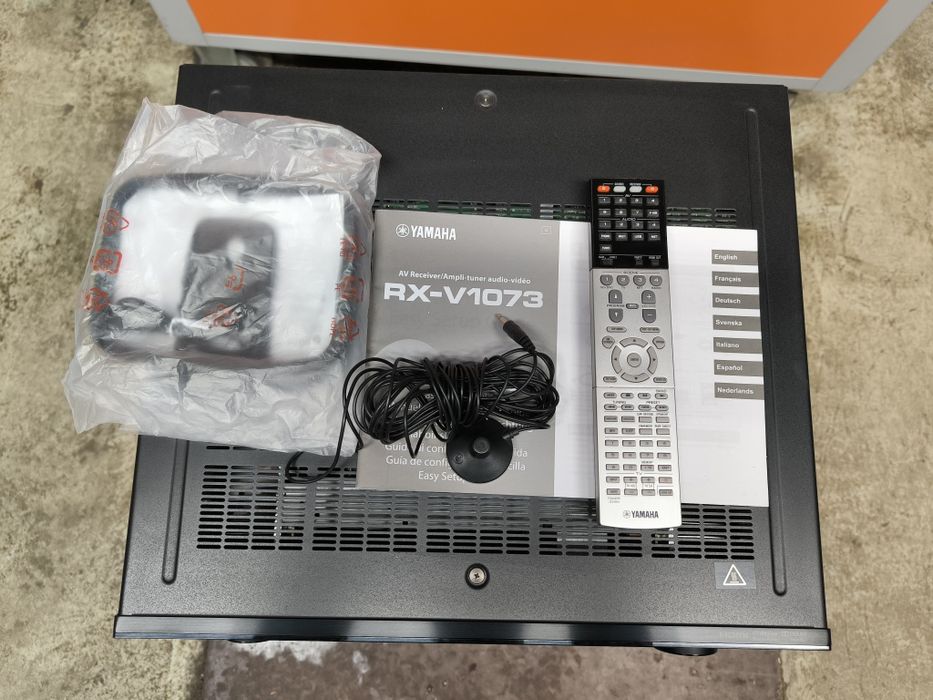Yamaha rx -v 1073
