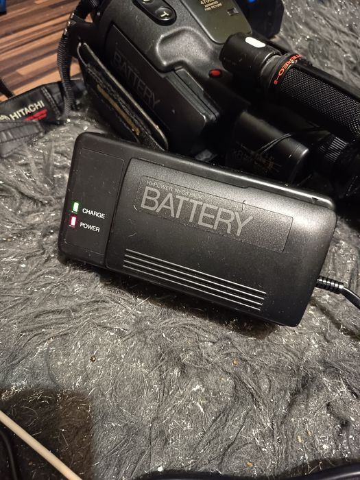 Lot de aparate video/foto Vechi Hitachi și Panasonic,acumulatoare etc