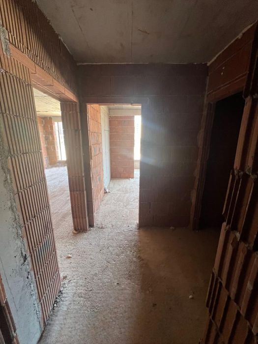 Продава се Двустаен апартамент в Пловдив, Южен - 63 кв.м за 1540 €/кв.м - Снимка #2