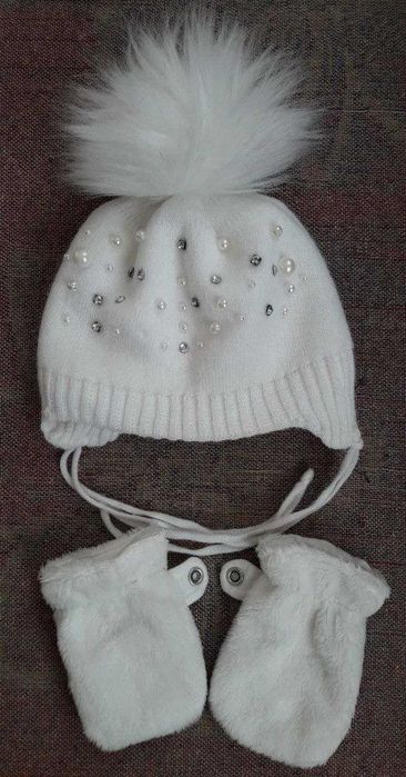 Шапка+варежки состояние идеальное.