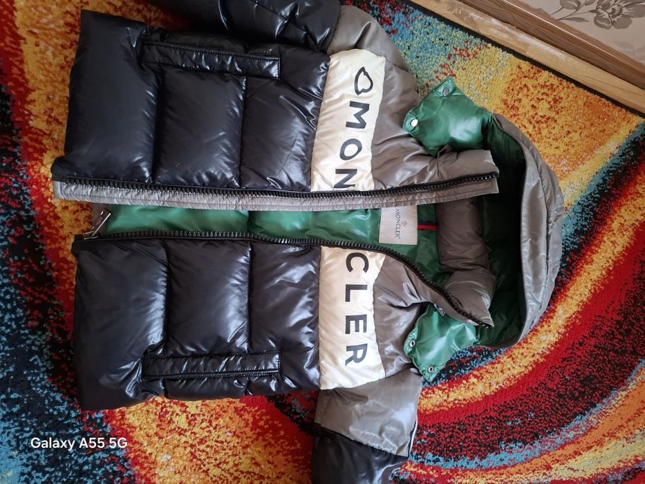 Moncler пуховик.