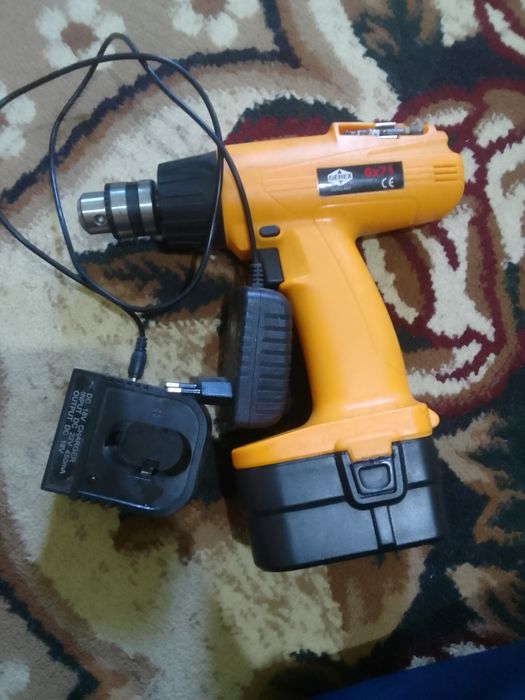 Шуруповертлар сотилади