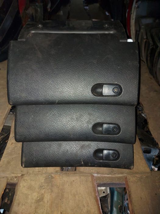 Бардачок на Опель Вектра Б