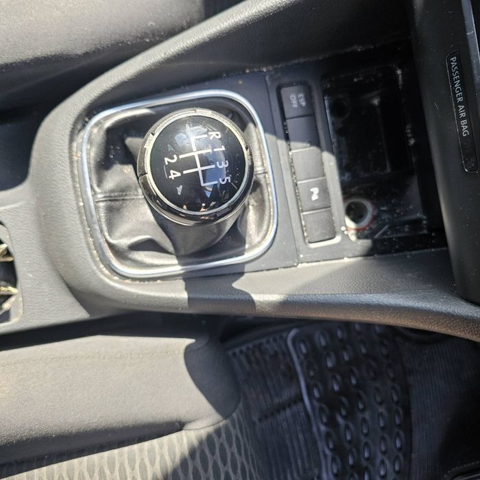 • Продавам Голф 6 1.6 дизел 2010г. на ЧАСТИ /golf 5  golf 6 и др. коли