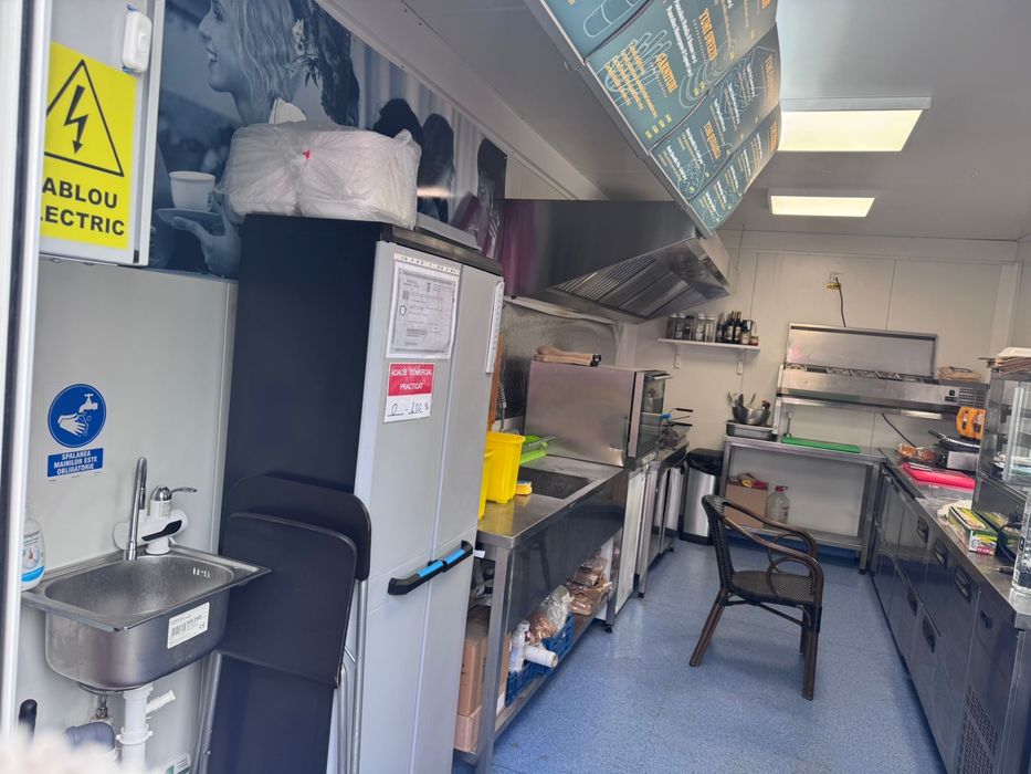 Afacere la cheie!!!Fast-food container mobil