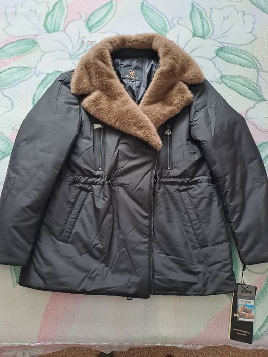 Продам зимнюю куртку.