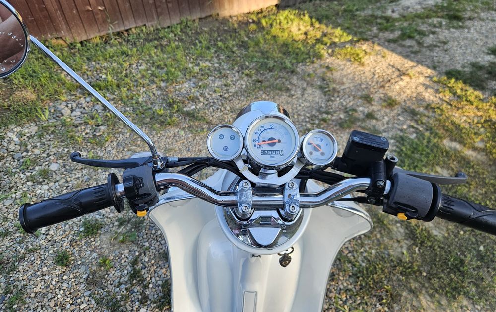 Scuter de vanzare 49cmc